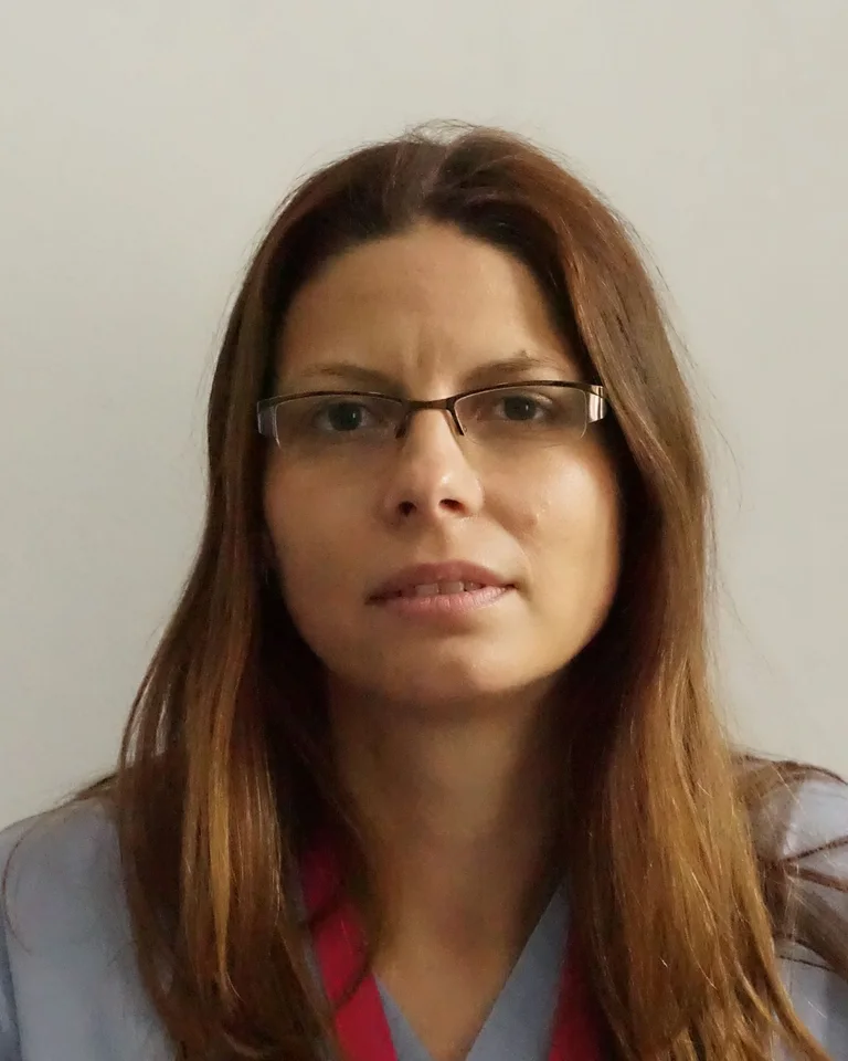 Dr. Iulia Nacea, portrait